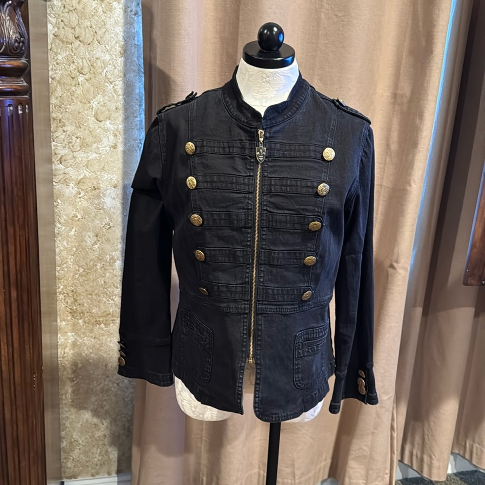 DG2 by Diane Gilman size large denim jacket